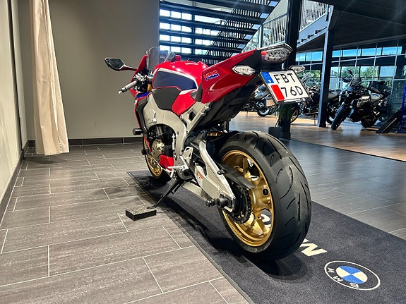 Honda CBR1000RR SP1 /3,45%/860mil/Yoshimura/Quickshifter 3 of 5