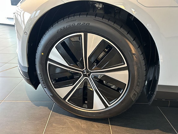 Polestar 4 9 of 12