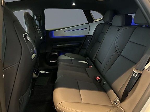 Polestar 4 7 of 12