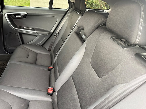 Volvo V60 9 of 13