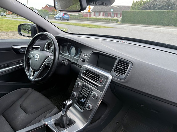 Volvo V60 12 of 13