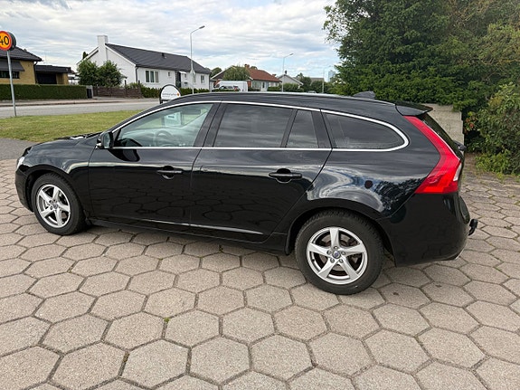 Volvo V60 8 of 13