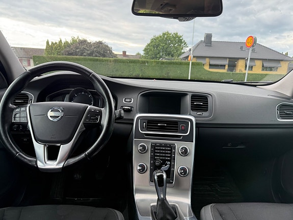 Volvo V60 10 of 13