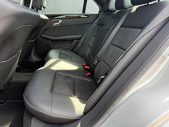 Mercedes-Benz E250 13 of 21