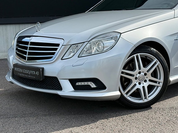 Mercedes-Benz E250 3 of 21