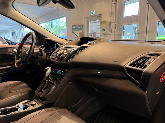 Ford Kuga 9 of 24