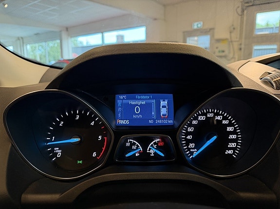 Ford Kuga 11 of 24