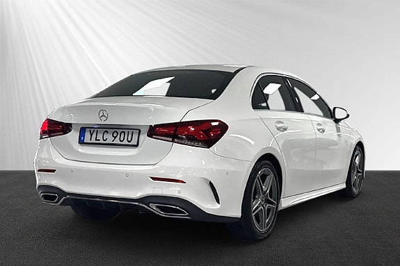Mercedes-Benz A200 3 of 9