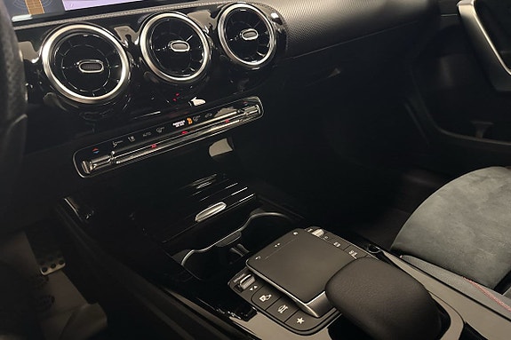 Mercedes-Benz A200 9 of 9