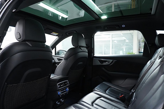 Audi SQ7 10 of 27