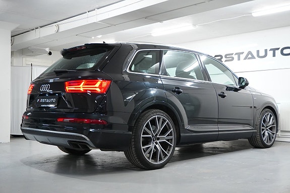 Audi SQ7 5 of 5