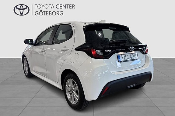 Toyota Yaris 4 of 5