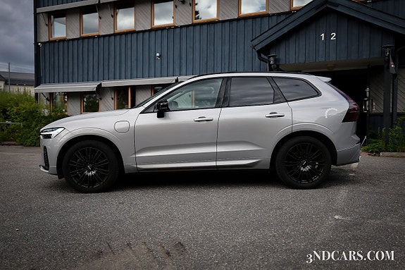 Volvo XC60 2 of 5