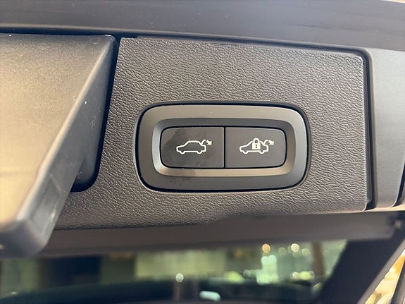 Volvo XC60 9 of 14