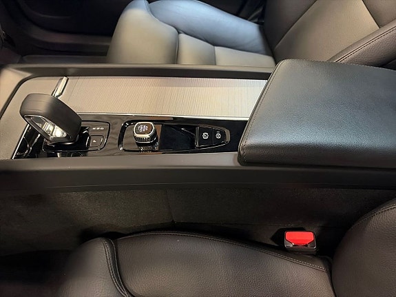 Volvo XC60 7 of 14