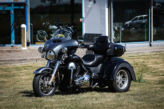 Harley-Davidson Tri Glide Ultra 5 of 22