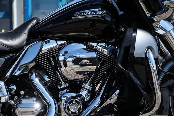 Harley-Davidson Tri Glide Ultra 15 of 22