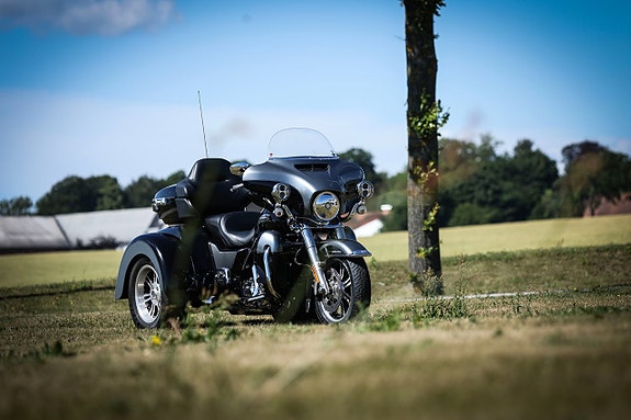 Harley-Davidson Tri Glide Ultra 3 of 22