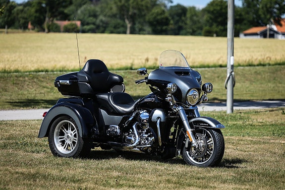 Harley-Davidson Tri Glide Ultra 4 of 22