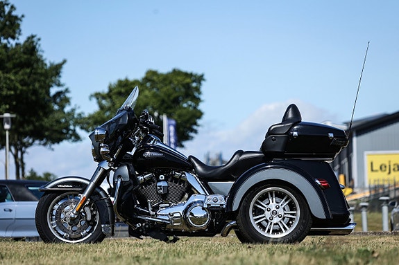 Harley-Davidson Tri Glide Ultra 8 of 22