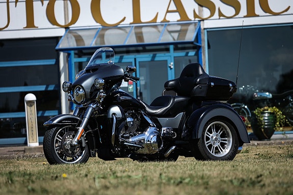 Harley-Davidson Tri Glide Ultra 7 of 22