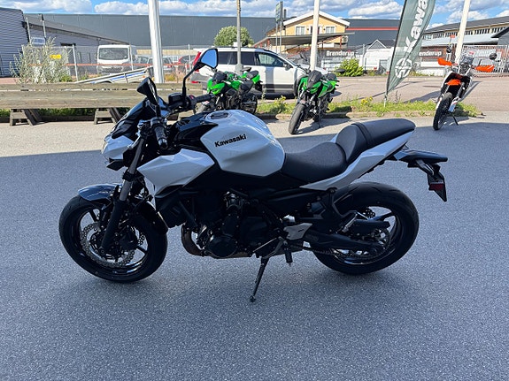 Kawasaki Z 650 4 of 4