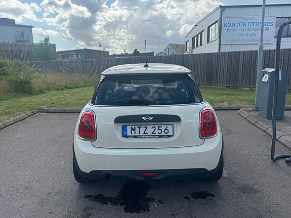 MINI One 3 of 5