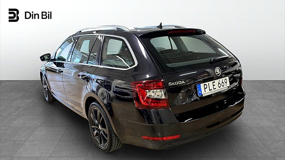 Skoda Octavia 3 of 5