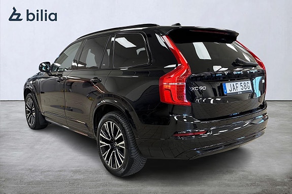 Volvo XC90 2 of 5