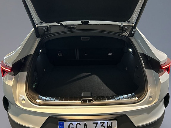 Polestar 4 8 of 12