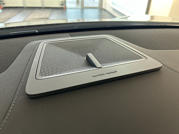 Polestar 4 11 of 12
