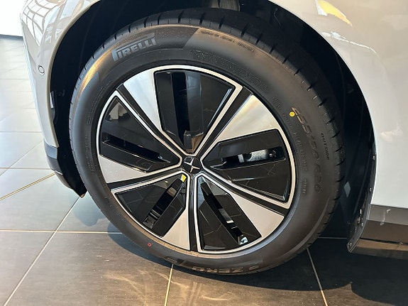 Polestar 4 9 of 12