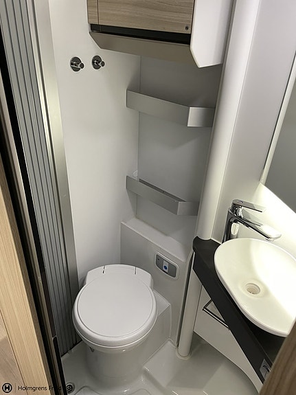 Adria Compact Dl 11 of 14
