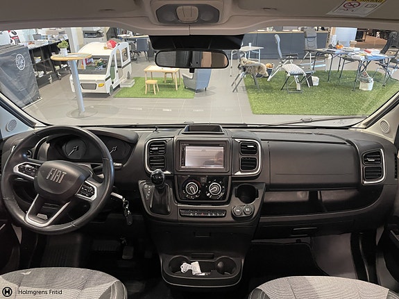 Adria Compact Dl 4 of 14