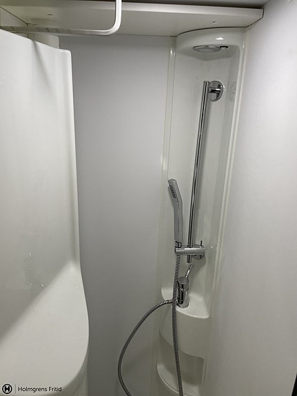 Adria Compact Dl 12 of 14