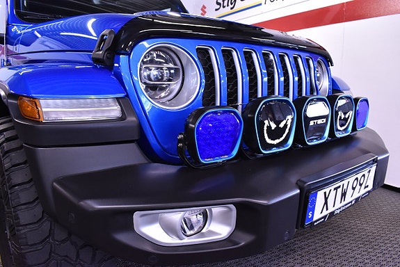 Jeep Gladiator 14 of 30