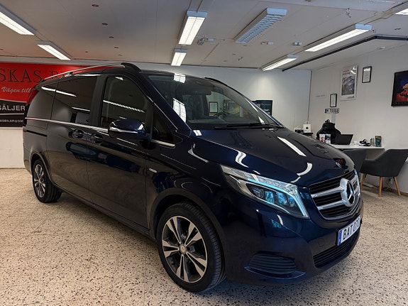 Mercedes-Benz V250 7 of 27