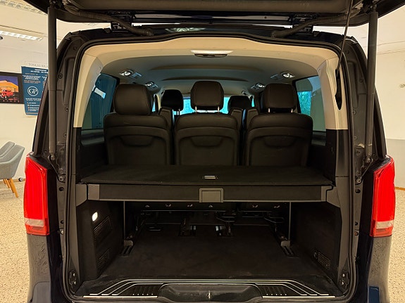 Mercedes-Benz V250 18 of 27