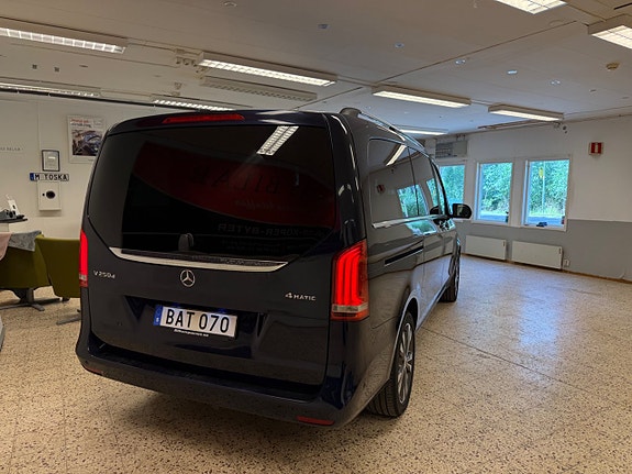 Mercedes-Benz V250 8 of 27