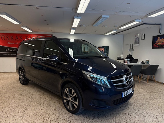 Mercedes-Benz V250 6 of 27