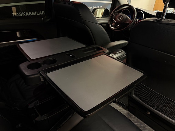 Mercedes-Benz V250 26 of 27