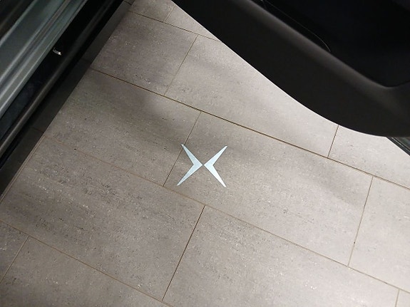 Polestar 4 10 of 13