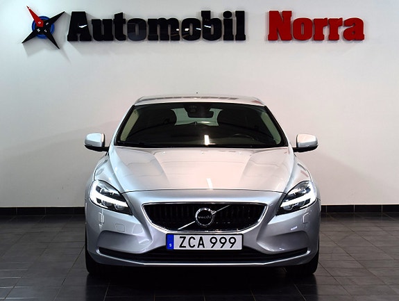 Volvo V40 3 of 5