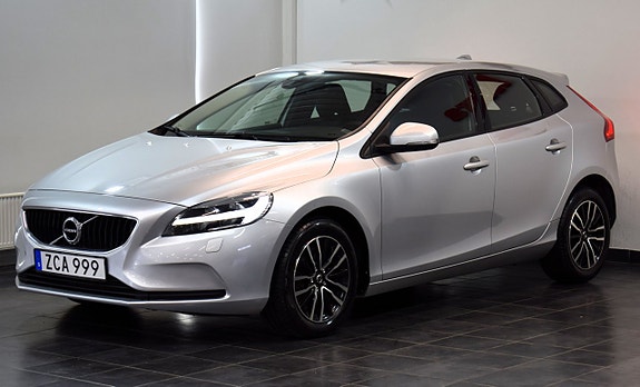 Volvo V40 4 of 5