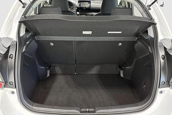 Toyota Yaris 12 of 13
