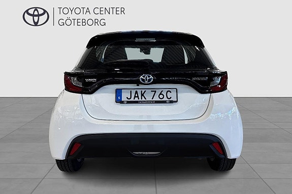 Toyota Yaris 6 of 13