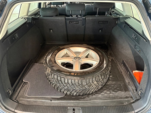Volkswagen Passat 16 of 16
