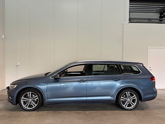 Volkswagen Passat 5 of 16