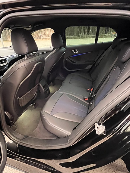 BMW 118i 9 of 10