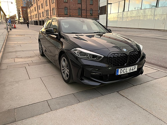 BMW 118i 3 of 10